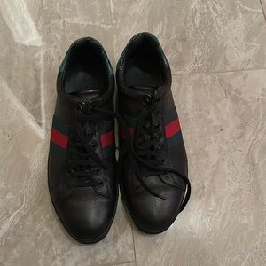 Black red and green Gucci shoes in good condition